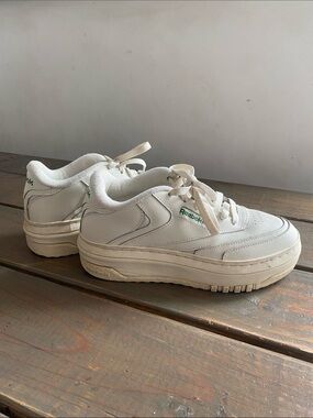 Reebok Kids Off-White Sneakers with Green Logo